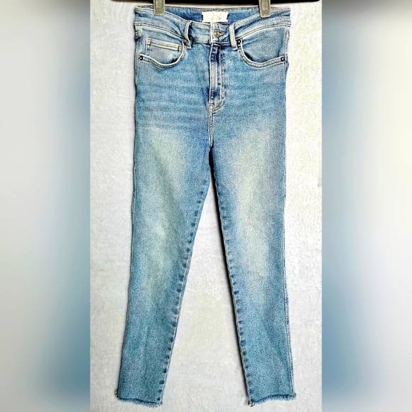 Free People "We The Free" Light Wash Distressed Skinny Raw Hem High Rise Jeans - Picture 1 of 3